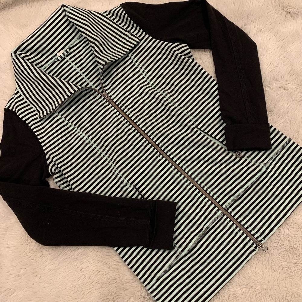 Lululemon Athletics striped Jacket Mint / Black 🖤